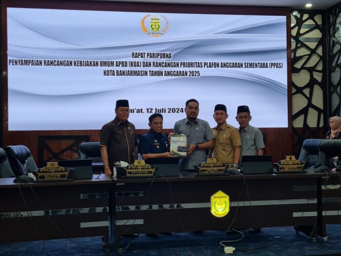 
 Paripurna Rancangan KUA-PPAS Banjarmasin Tahun 2025, Wawali : Kita Harap Tidak Ada Pembayaran yang Tertunda Lagi