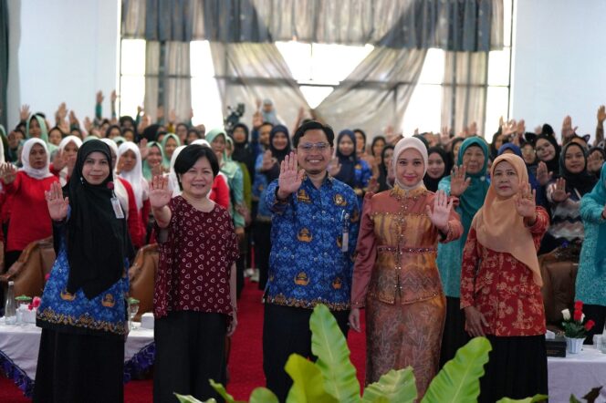 
 Jambore Kader Posyandu di HST Diisi Tan Shot Yen, Bupati Aulia: Dalami Ilmunya