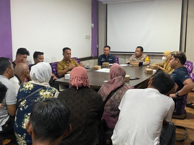 
 Disperdagin Banjarmasin Beri Solusi Sementara Bagi Pedagang Pasar Lima Terdampak Kebakaran