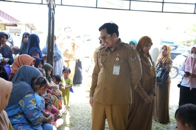 
 Momen PIN Polio di HST, Bupati Aulia Pastikan Kelancaran Imunisasi