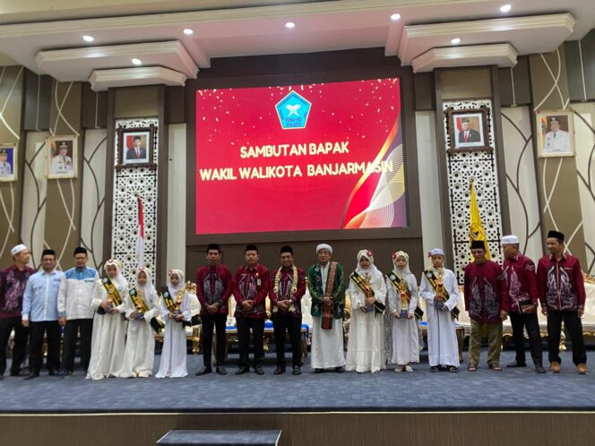 
 Ratusan Santri Kota Banjarmasin Gelar Khataman dan Wisuda