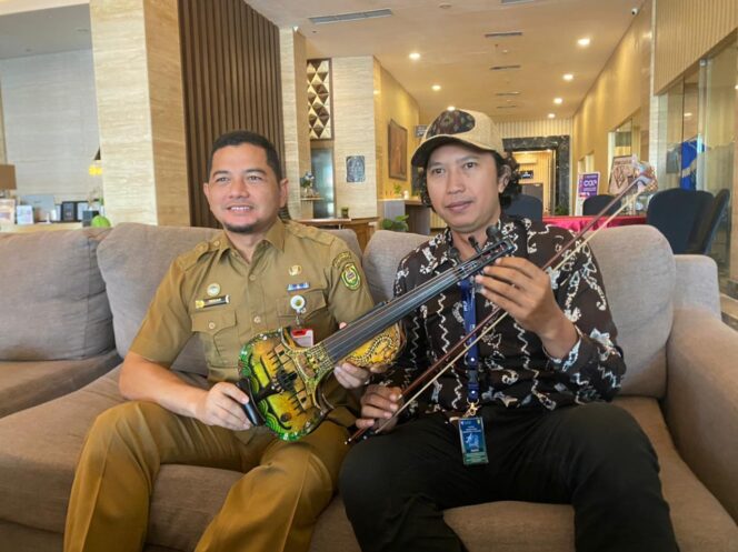
 Biola Buatan Yuli Anak Banua Banjarmasin Sukses Dilirik Musisi Indonesia hingga Manca Negara