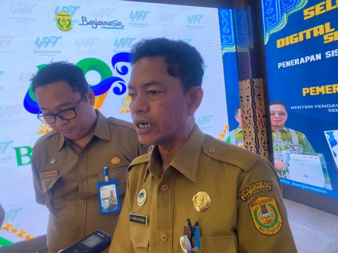 
 Salah Satu Prioritas Perbaikan Tahun Ini, Halaman SDN 10 Basirih Bakal Dibangun Panggung