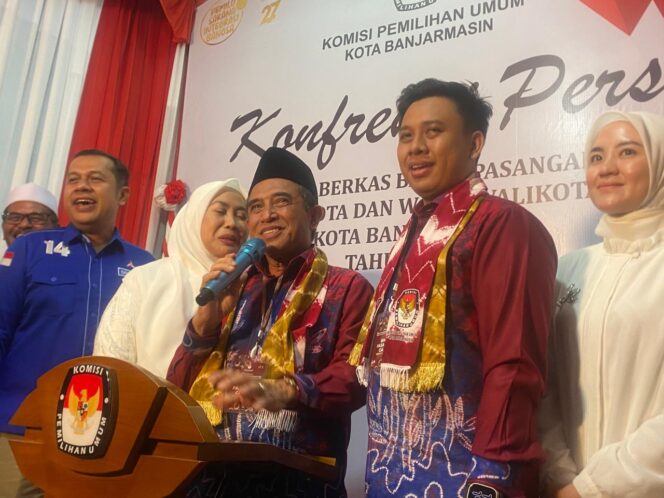 
 Arifin Noor – M Supian Akbari, Daftarkan Diri di Pilkada Banjarmasin 2024 di Hari Terakhir