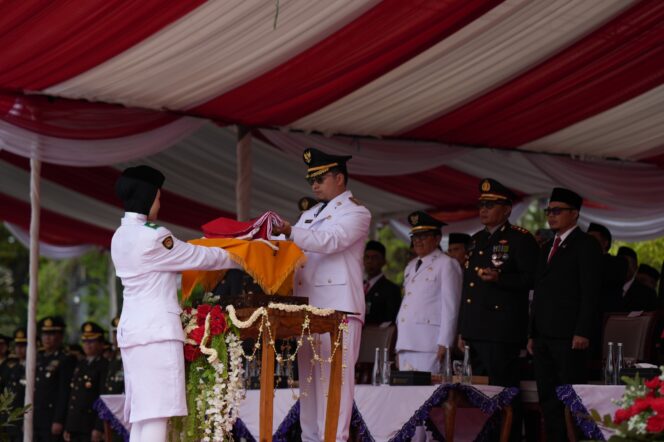 
 Khidmatnya Peringatan HUT ke 79 RI di HST, Ini Pesan Bupati Aulia