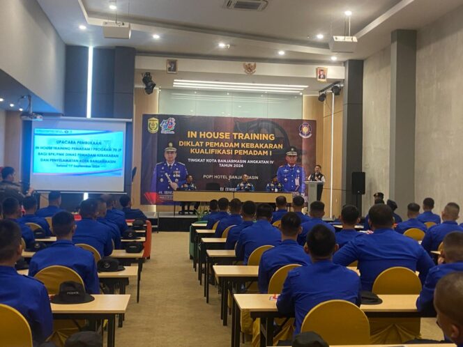 
 Tingkatkan Kompetensi BPK dan PMK, DPKP Banjarmasin Gelar Pelatihan Pemadam Kebakaran