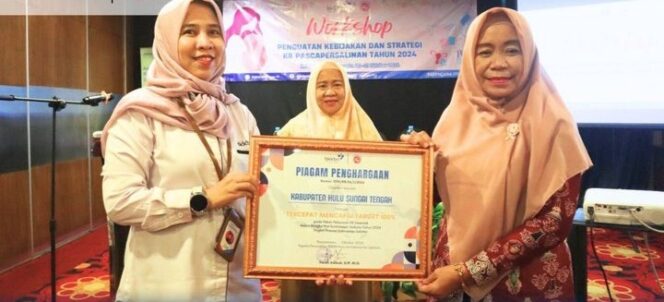 
 Pemkab HST Raih Dua Penghargaan Pelayanan KB