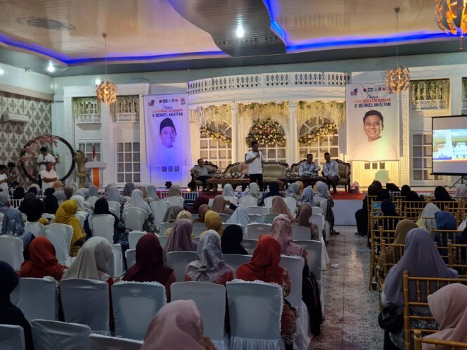 
 Arifin-Akbari Janji Tingkatkan Kesejahteraan Guru Honorer di Banjarmasin