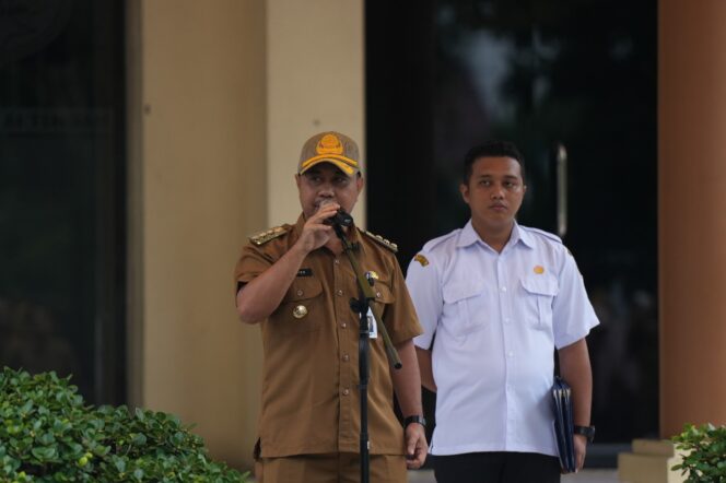 
 Pjs Bupati HST Sampaikan Arahan Prabowo, Ada Program Makan Gratis