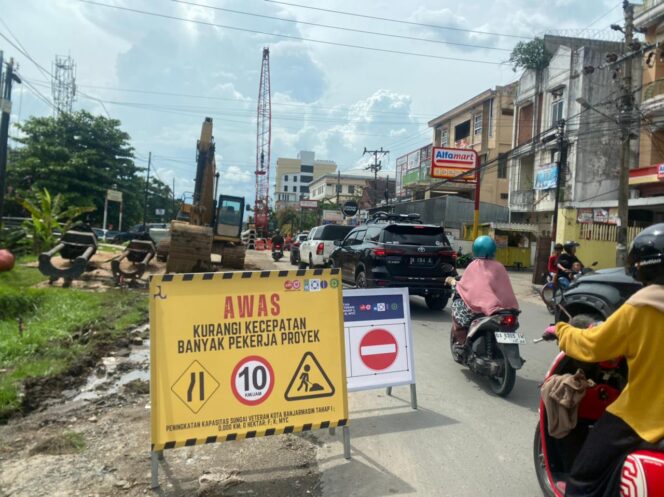 
 Persiapan Pengerjaan Program NUFReP, Kawasan Sungai Veteran Mulai Uji Rekayasa Jalan