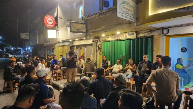 
 Bentuk Refleksi Kampanye, Arifin-Akbari Gelar Pawai Bersama Komunitas Vespa Sosialisasikan Visi Misi