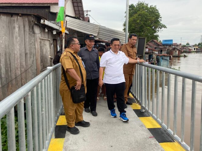 
 Perbaikan Titian Gusti Galuh Rampung, Pembangunan Dermaga dan PJU Diserahkan ke Dishub
