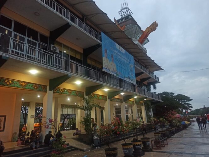 
 Siring Menara Pandang salah satu ikon wisata Kota Banjarmasin