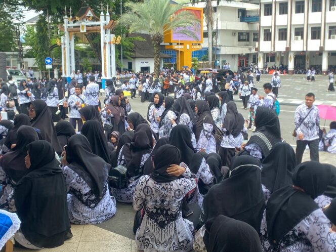 
 Tenaga Honorer Resmi Dihapus, Bagaimana Nasib Guru Honorer di Banjarmasin?