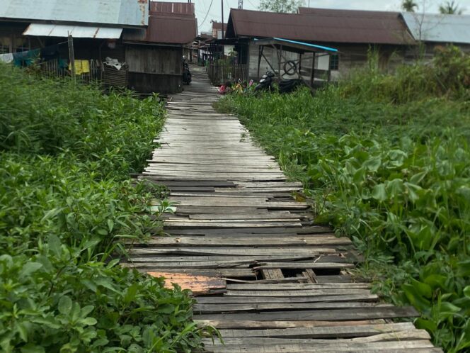 
 Warga Diminta Bersabar, Perbaikan Sisa Titian Murung Serong Baru Bisa Terealisasi Tahun 2026