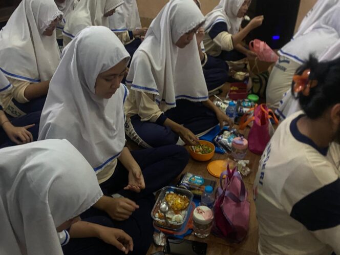 
 MBG Selama Ramadhan Diganti Biskuit