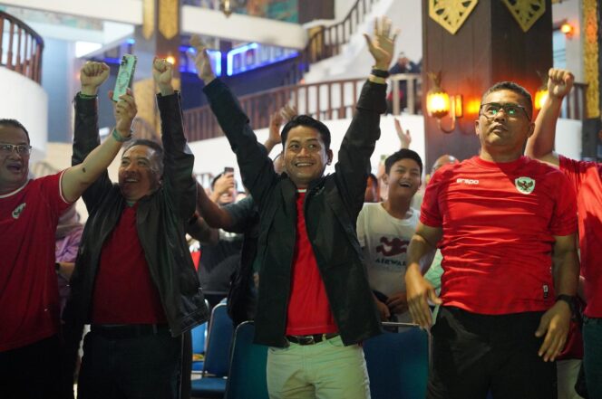 
 Euforia Nobar di Balai Kota Banjarmasin Pecah! Timnas Garuda Kandaskan Perlawanan Bahrain : Jaga Asa ke Piala Dunia