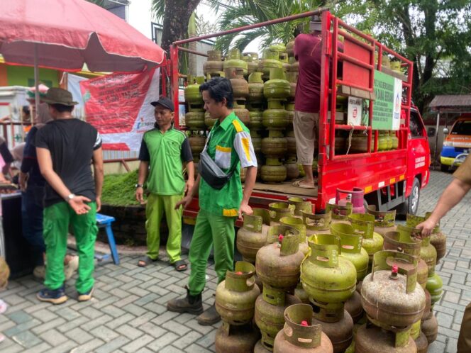 
 Gas Melon Jadi Buruan Utama Ibu-Ibu di Pasar Murah