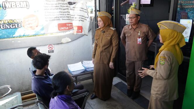 
 Respon Keluhan Warga, Ananda Sidak Pelayanan di Dinas Sosial Kota Banjarmasin