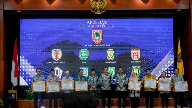 
 Rakor Pelayanan Publik Bersama Wamen PAN RB, Banjarmasin Boyong Tiga Buah Penghargaan