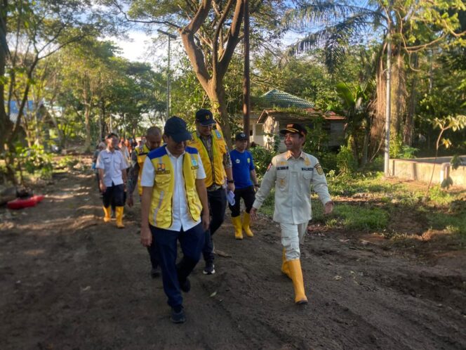 
 Direktur Sanitasi Dirjen Cipta Karya Pantau TPA Basirih, Sanitasi dan Air Lindi Jadi Sorotan Utama