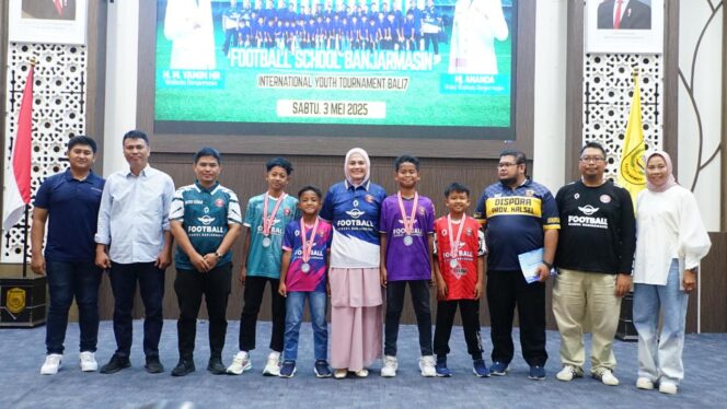 
 Ananda Apresiasi Prestasi Bibit Muda Sepakbola Banjarmasin