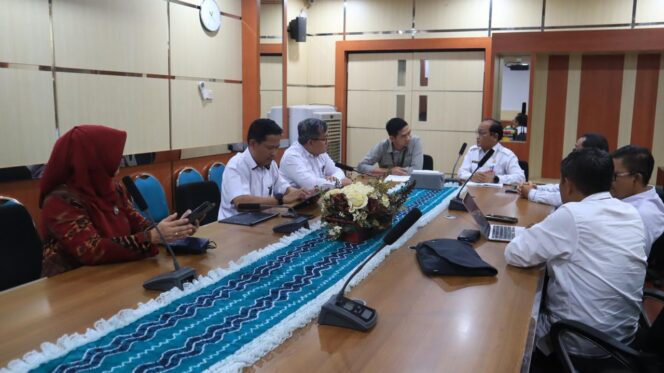 
 Pemko Banjarmasin Sambut Kunjungan Kemenkop RI Bahas Pembentukan Koperasi Merah Putih