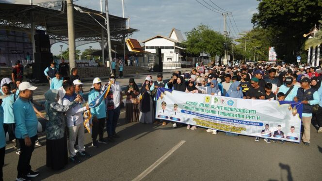 
 Banjarmasin Gelar Jalan Sehat Sambut Tahun Baru Islam