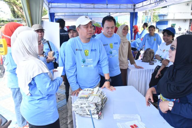 
 Peringati Hari Lingkungan Hidup Sedunia, Pemko Banjarmasin Gelar Aksi Mamisah Ratik Bahurup Wan Sembako