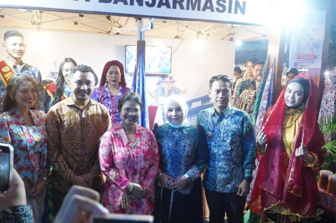 
 Wali Kota Banjarmasin Hadir di Pasar Malam Indonesia, Tandai Dibukanya Rakernas JKPI Ke-11 Yogyakarta