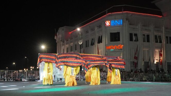 
 Karnaval Budaya Nusantara Tutup Rakernas JKPI, Banjarmasin Tampilkan Pesona Sasirangan