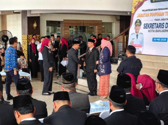 
 Ichrom Muftezar Resmi Jabat Sekdako Banjarmasin, Wali Kota Yamin Pinta Jangan Ada Ego Sektoral Bangun Kolaborasi dan Tim Kerja Baik
