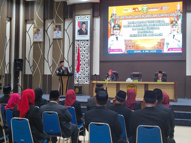 
 Wali Kota Banjarmasin Rombak Kabinet: Minta Pejabat Berani Ambil Keputusan dan Hapus Hambatan Birokrasi