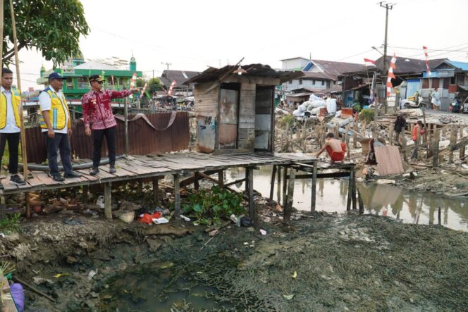 
 Atasi Dangkalnya Sungai Baru, Pemko Banjarmasin Geber Normalisasi di Musim Kemarau